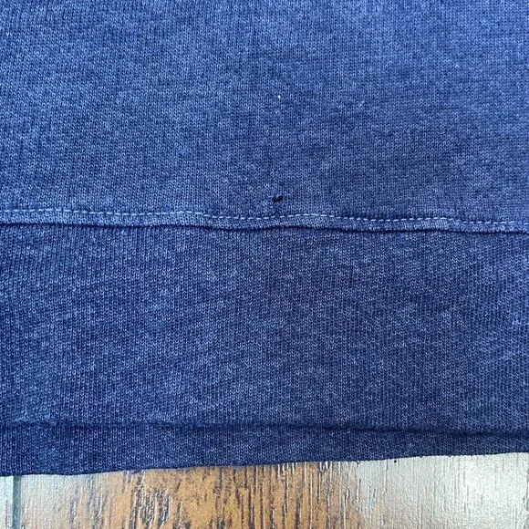 Sundry Top 2 Medium Navy Blue Red Flag Graphic Long Sleeve Shirt Cropped Women's - Picture 4 of 14